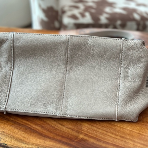The Los Feliz Satchel Sand NWOT - Picture 4 of 5